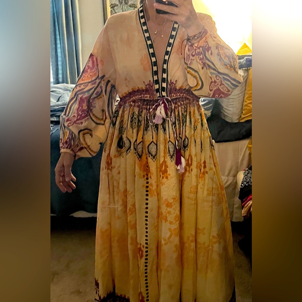 Beautiful maxi dress!